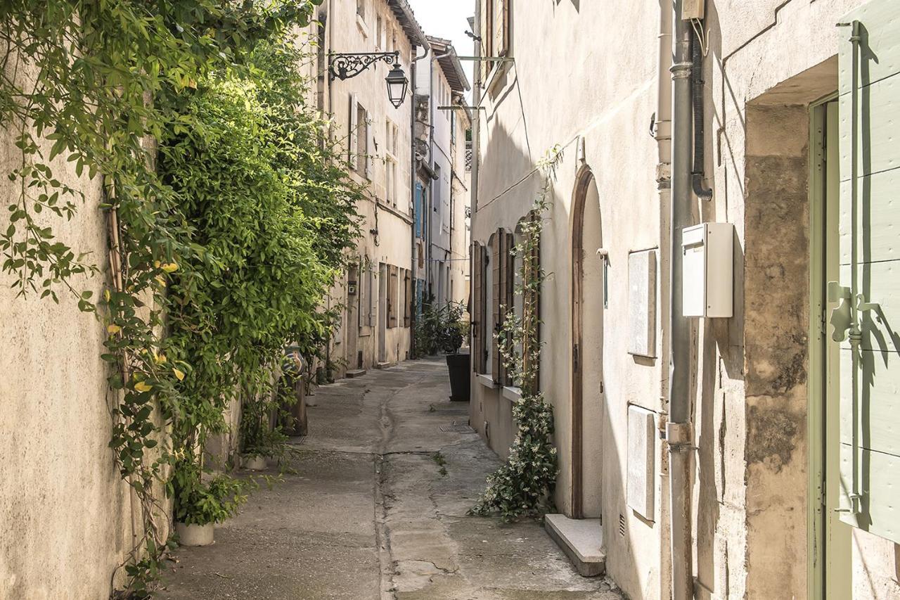 Maison Petite Roquette Et Garage Arles